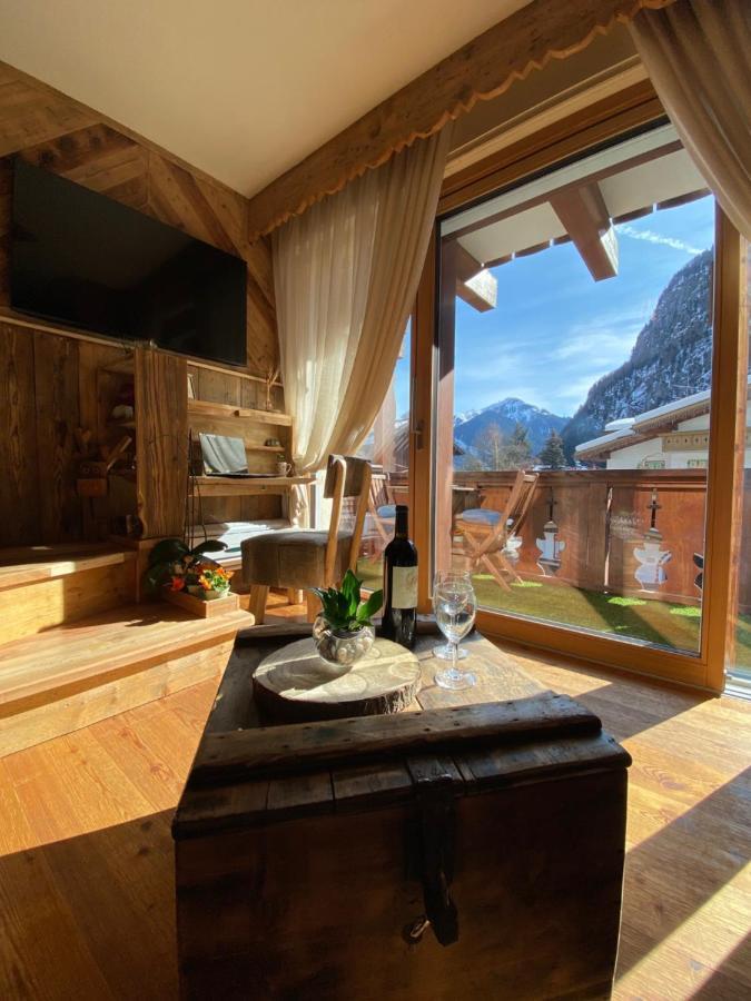 Calore Di Una Casa Di Montagna Кампитело ди Фаса Екстериор снимка